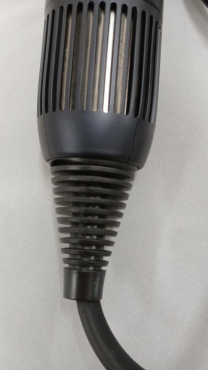 吸気口のカバーに割れあります