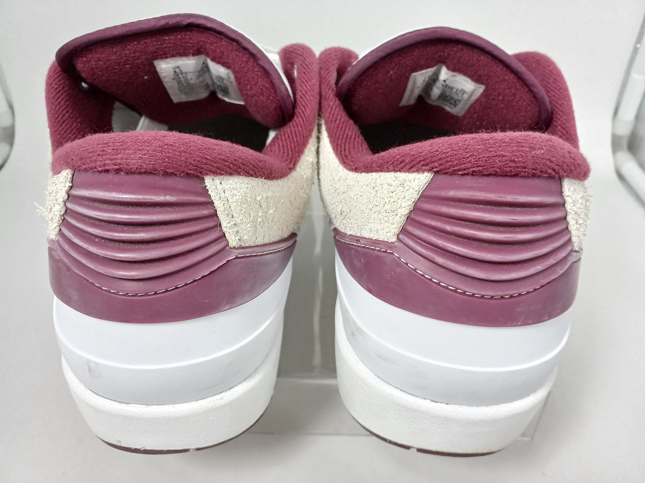 白く変色してます