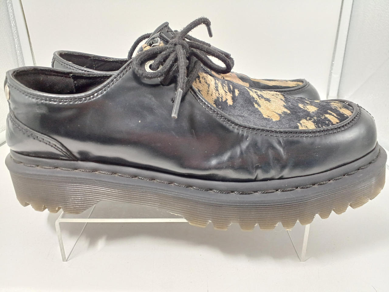 ドクターマーチン　ZEFFIR 3I UK6 Zeffir 3i Bex Buttero Hair On Shoes in Black | Dr. Martens