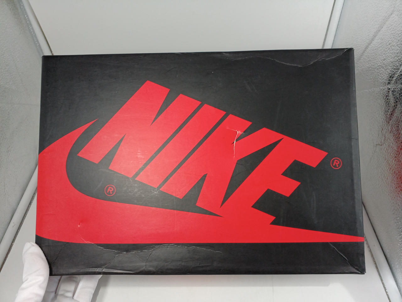 箱ダメージあります