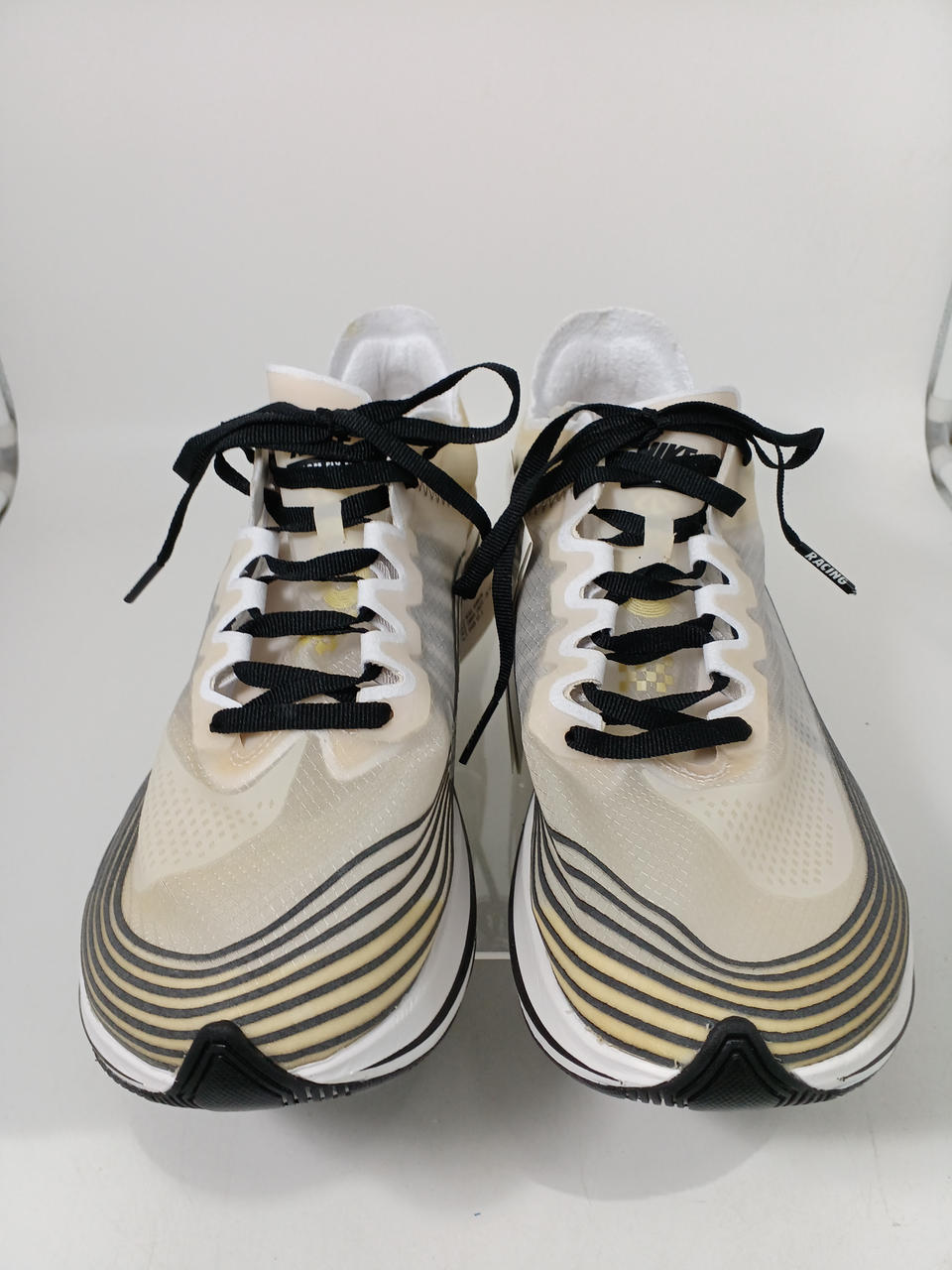 経年劣化により黄ばみあります。