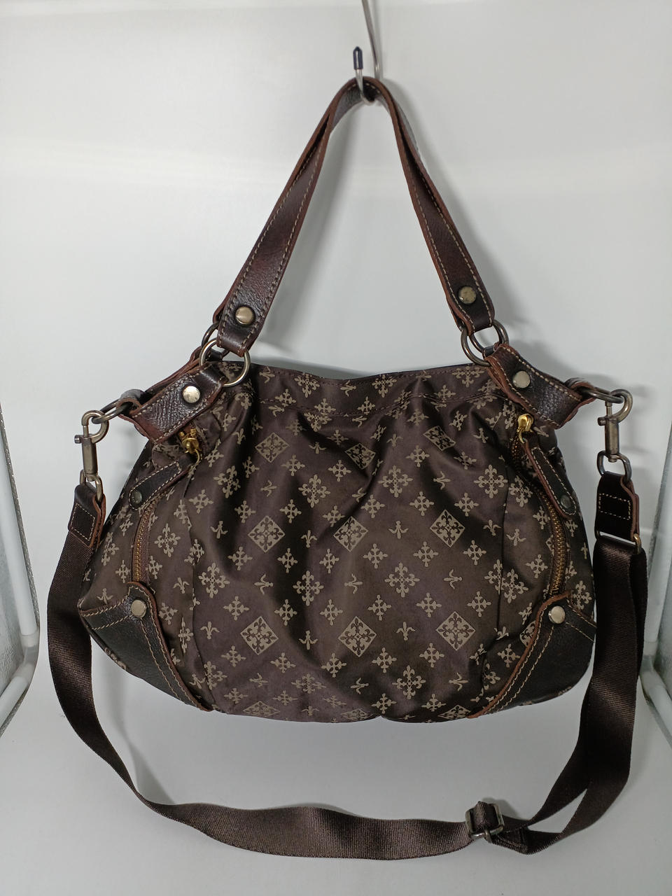 全体的にスレや使用感あります。