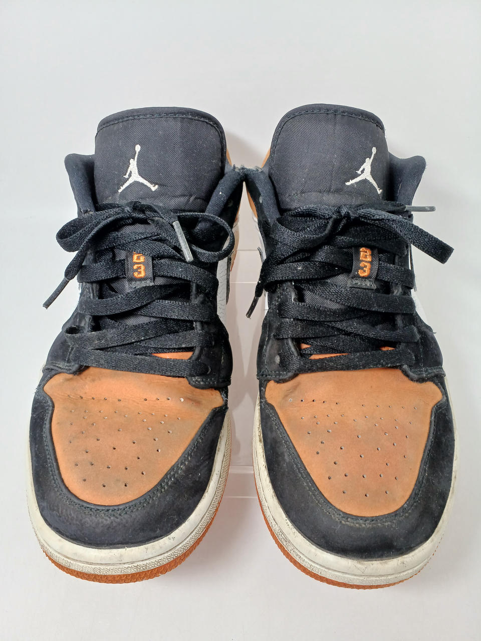 全体的に汚れが目立ちます