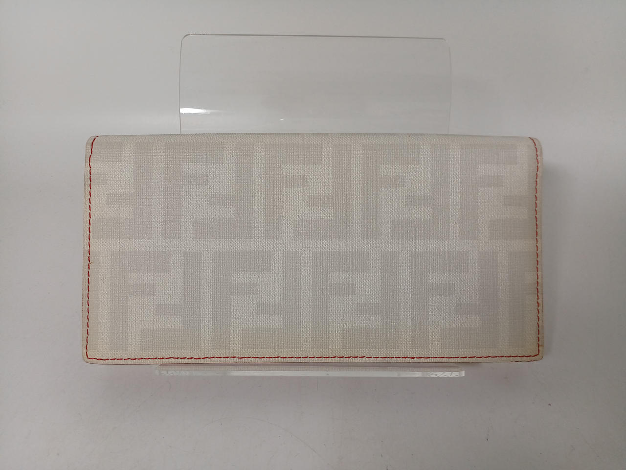 内側きれいですが、黄ばみがあります。