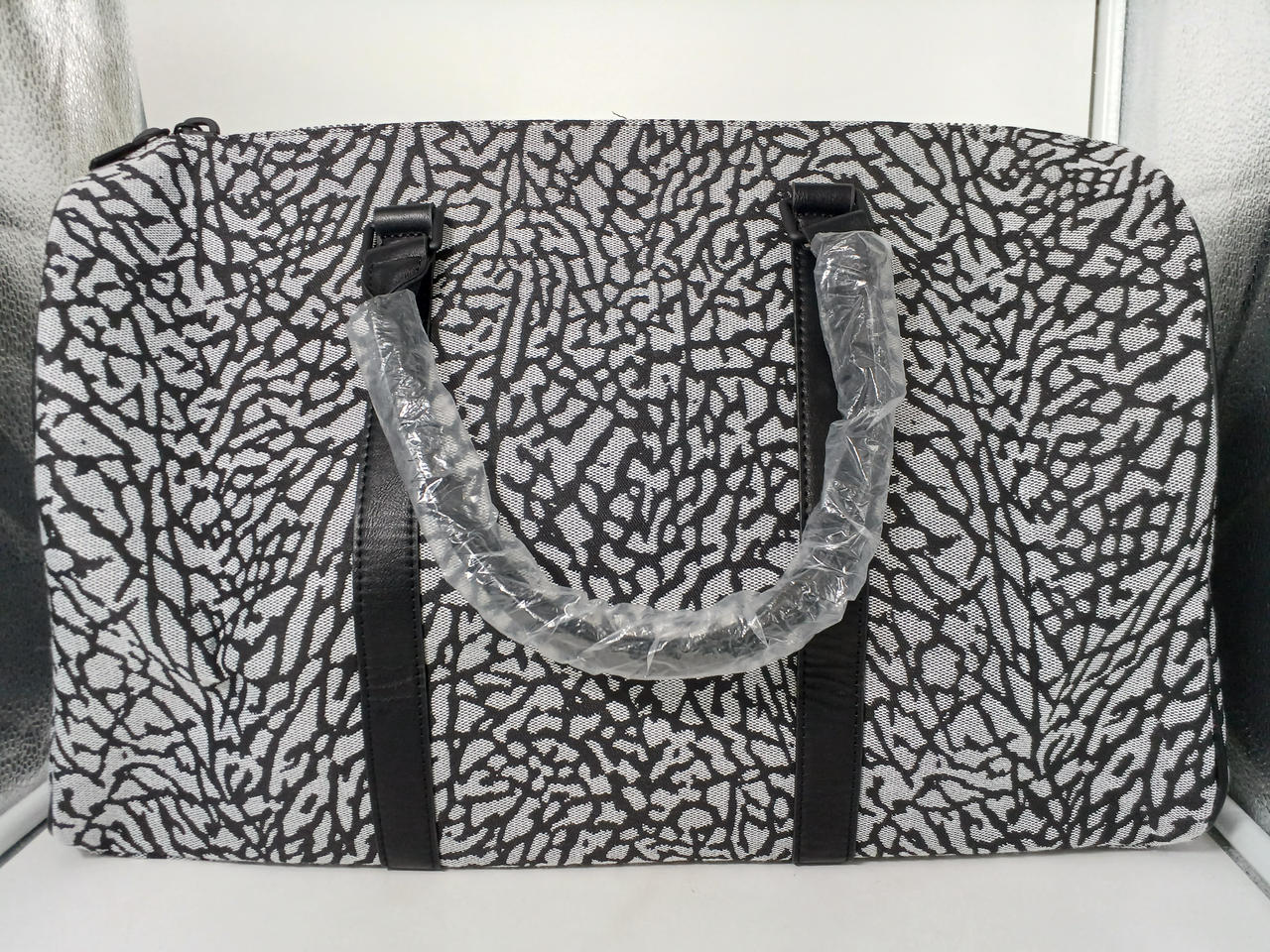 Jordan ボストンバッグ ブラック M 若干傷あり？ Jordan ボストンバッグ ブラック M 若干傷あり？ Jordan ボストン