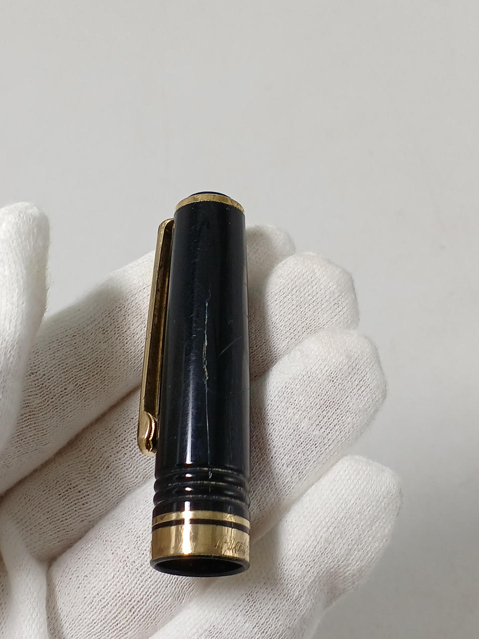 ひび割れあります。