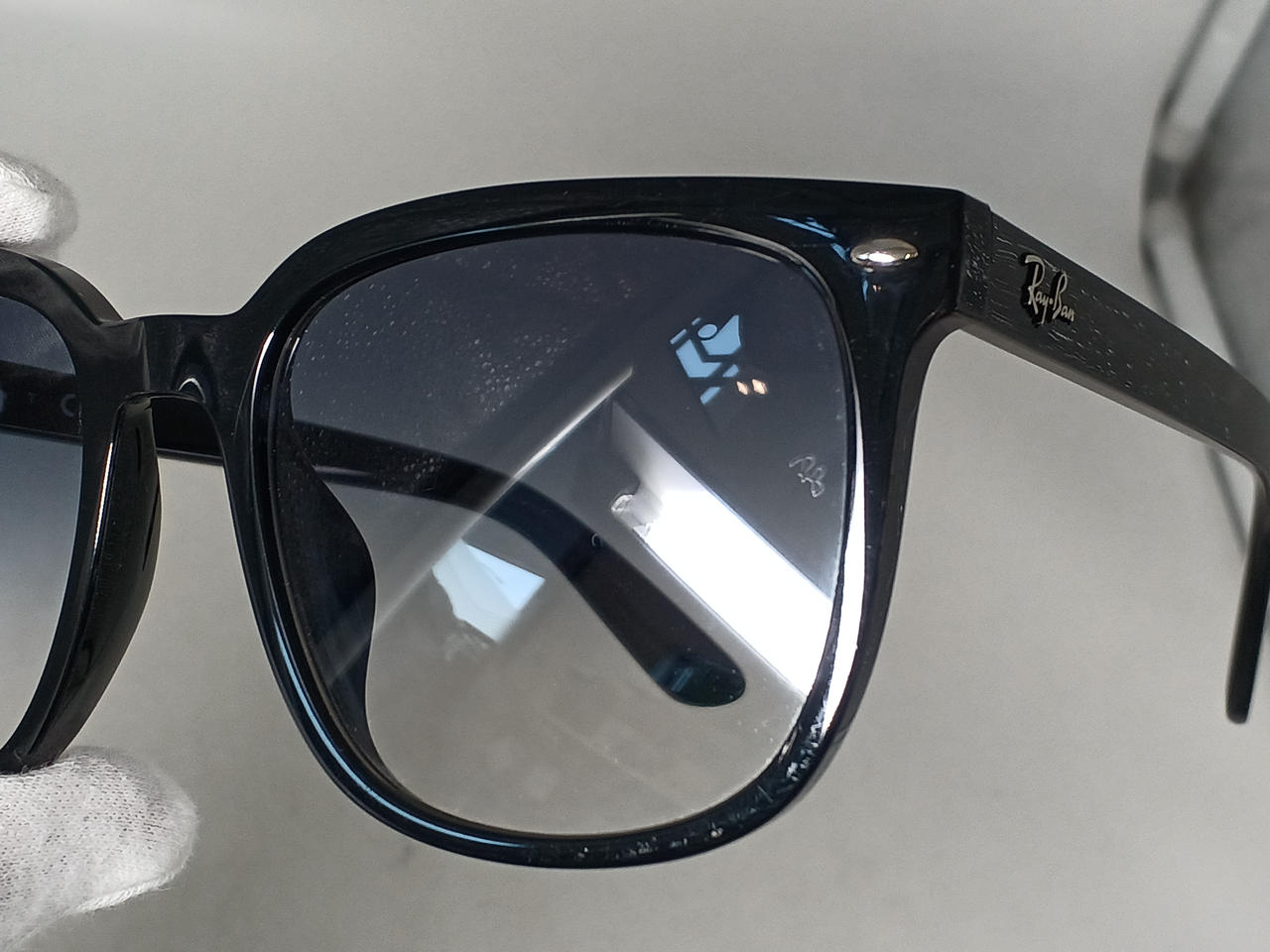 レンズきれいです。フレーム細かなキズあり