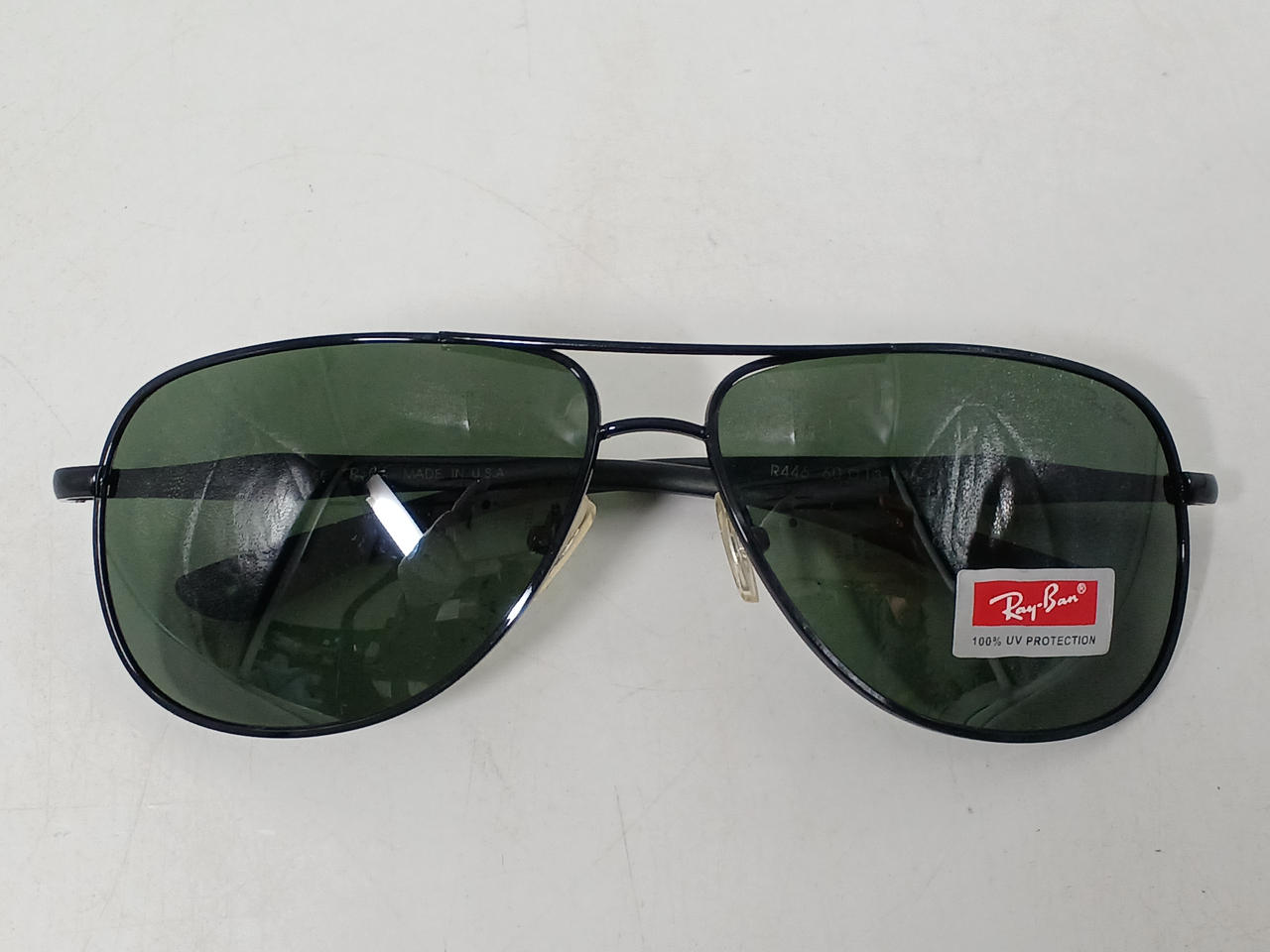 レンズの全体的にキズ汚れあります。