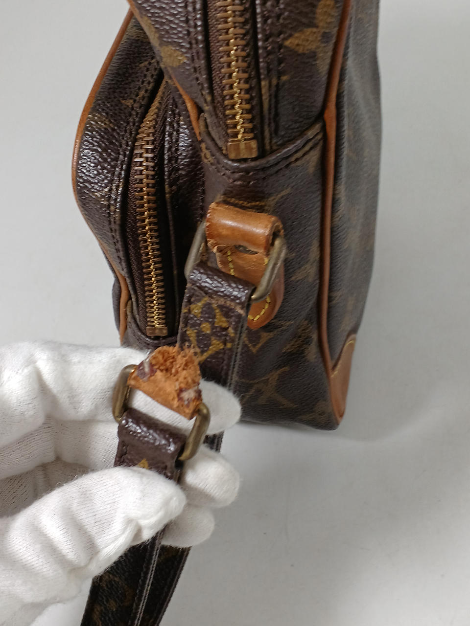 ショルダー切れています。