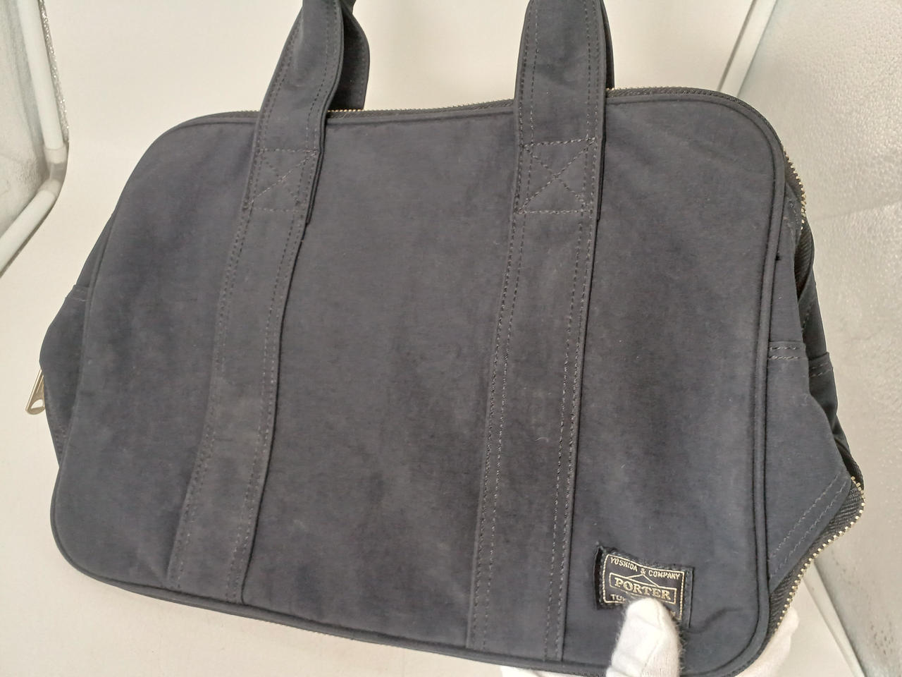 表面に薄汚れあります