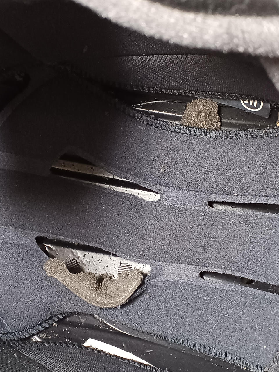 スポンジがボロボロになっています