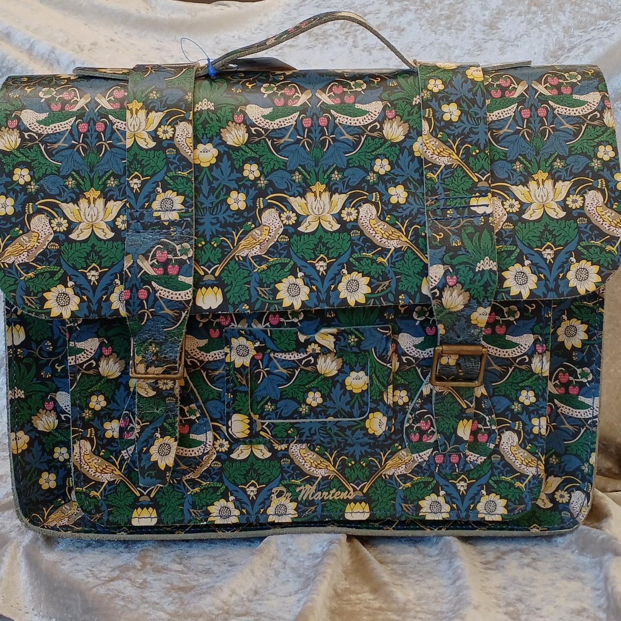 サッチェルの15インチ