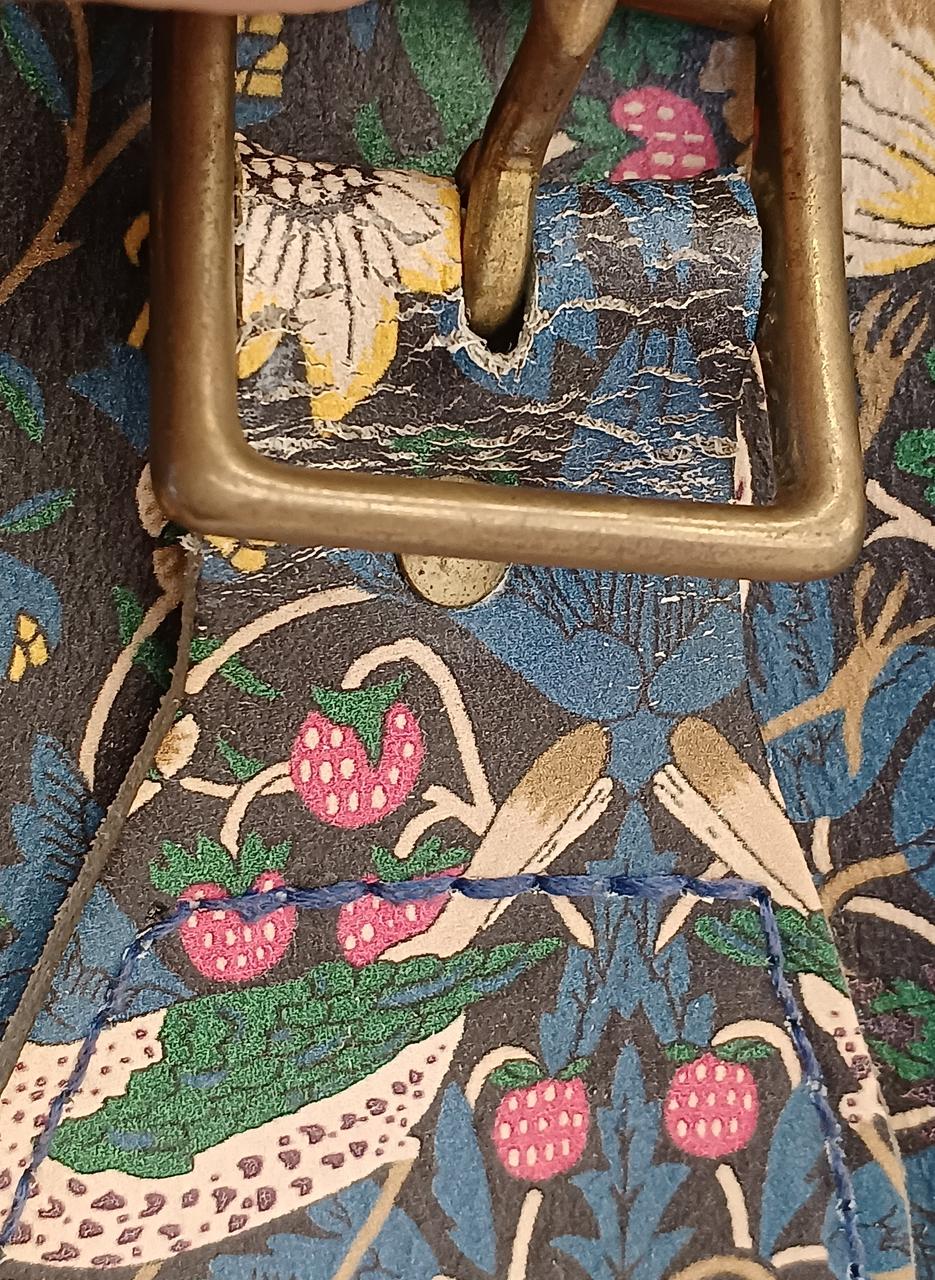 左側サイド金具部分
擦れ、へたりあり