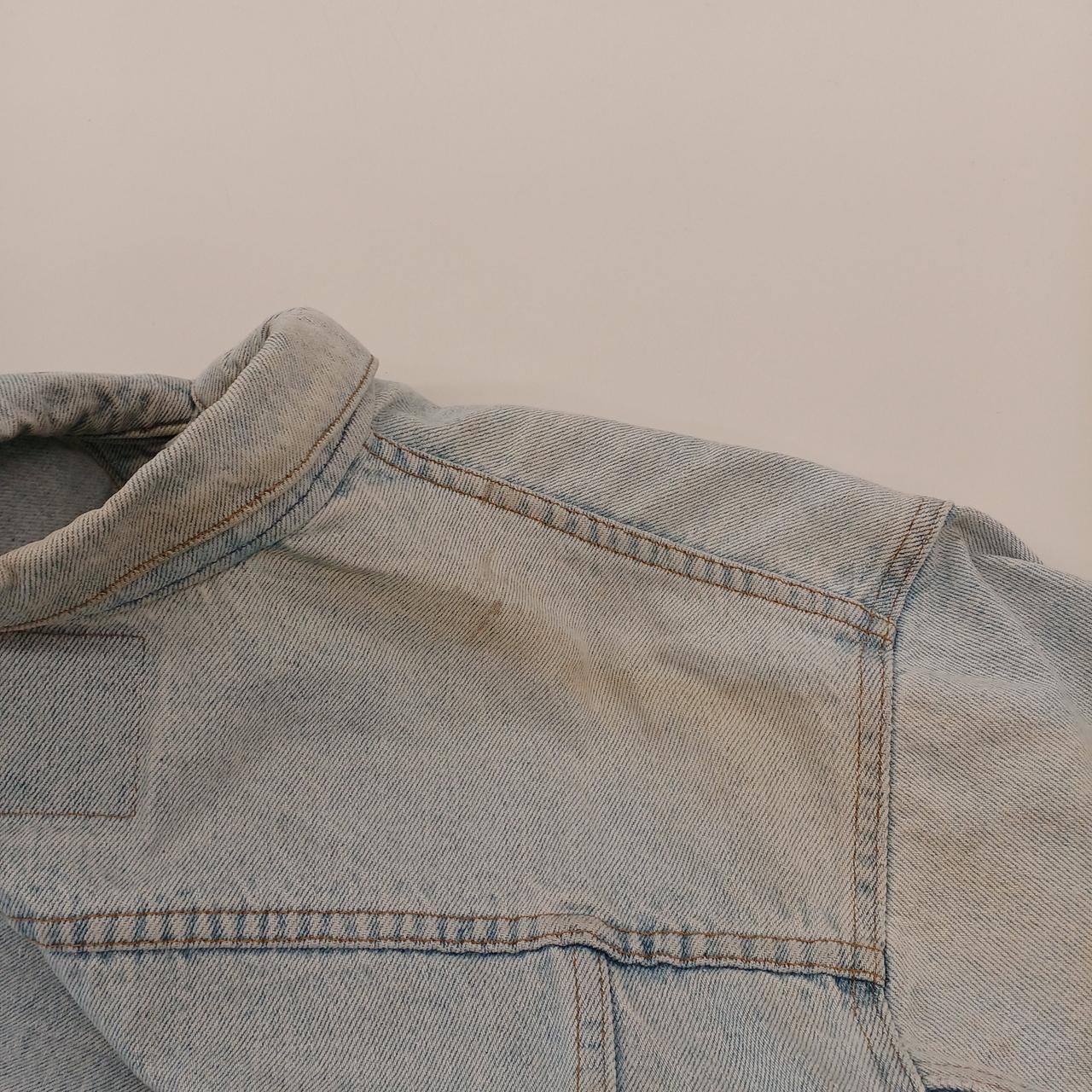 右肩色褪せ、黄ばみあり。