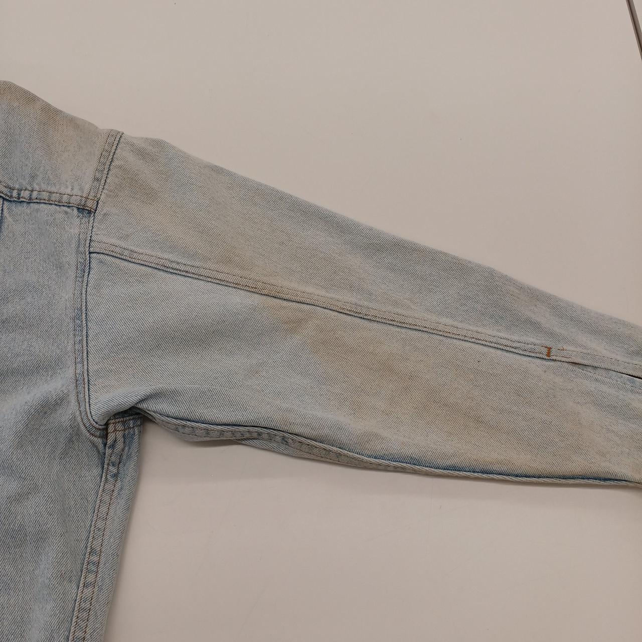 右腕色褪せ、黄ばみあり。