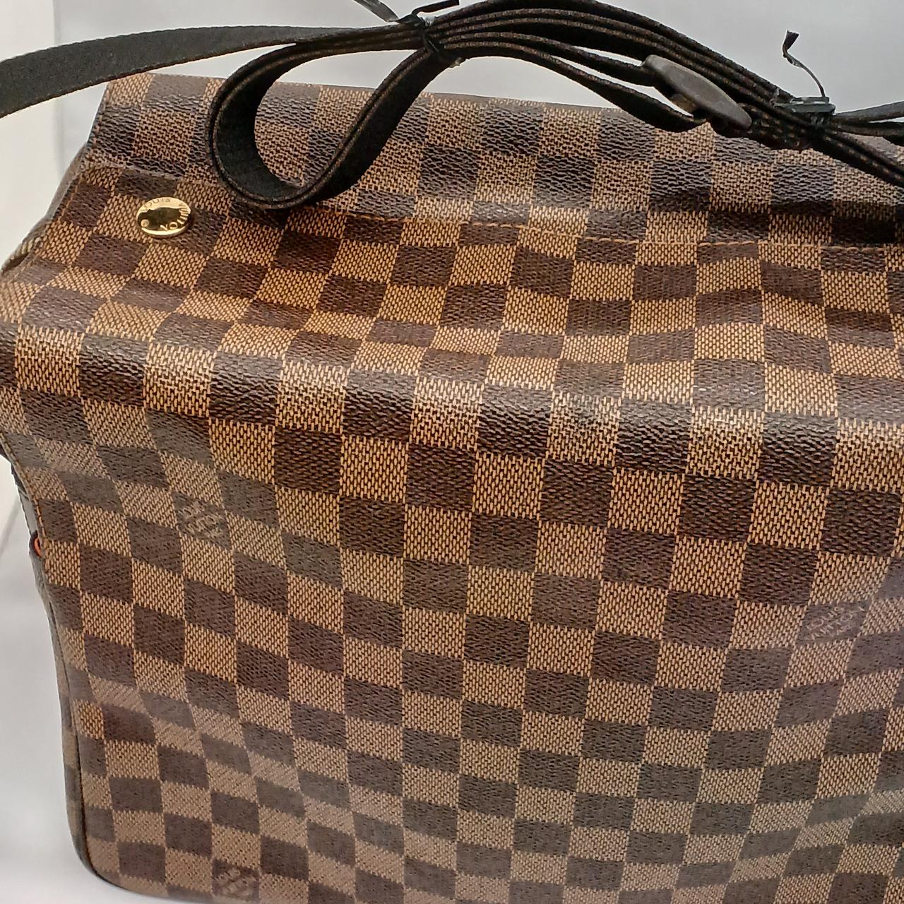 表中央部、汚れあり