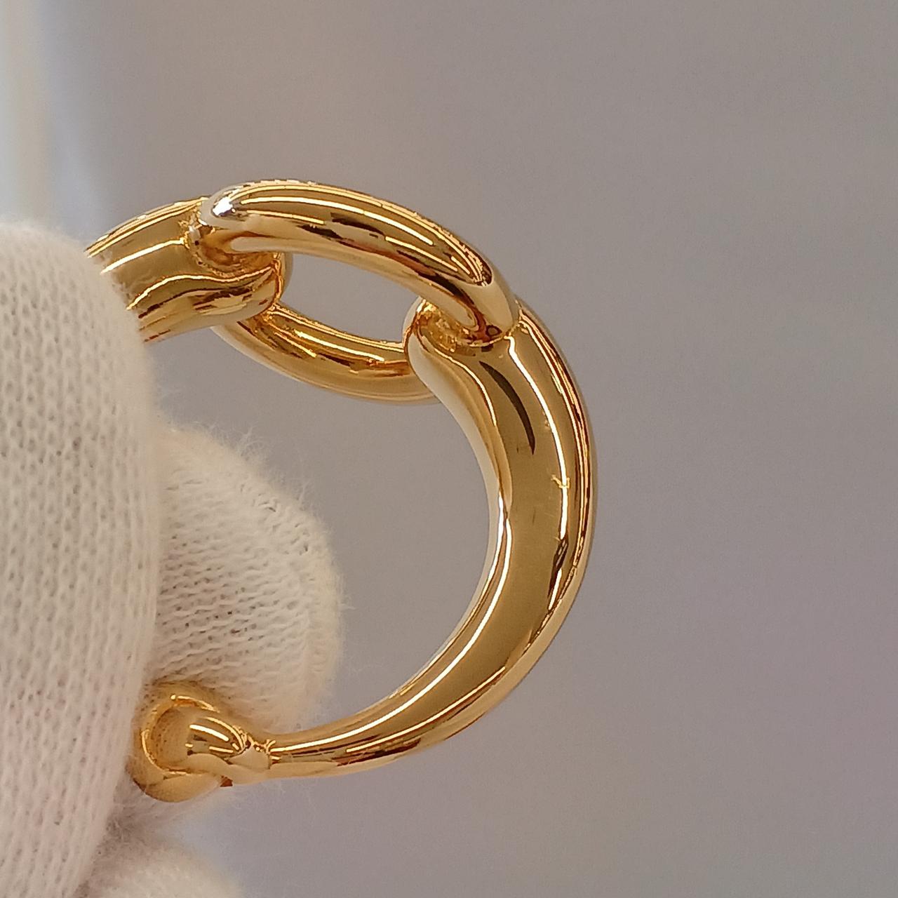 右側、キズあり