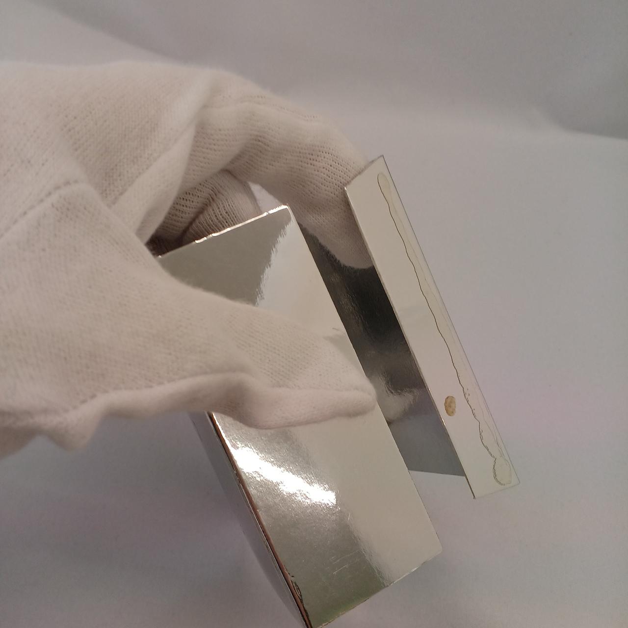 接着剥がれています。