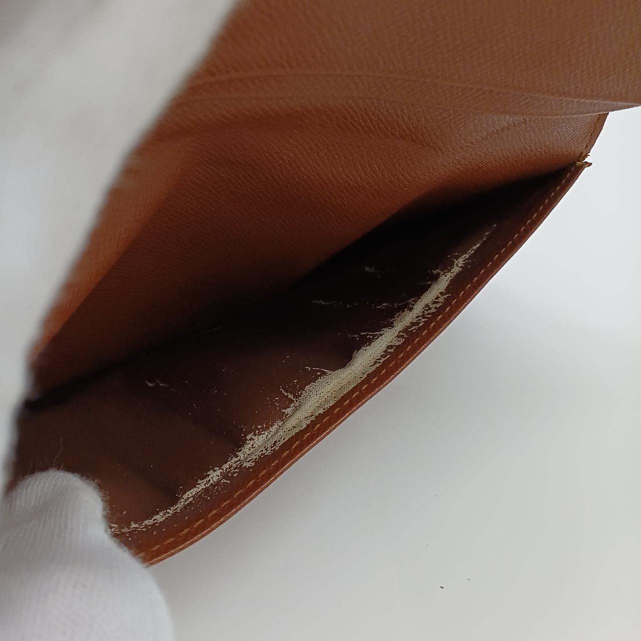 激しい剥がれ有り(正面右側)