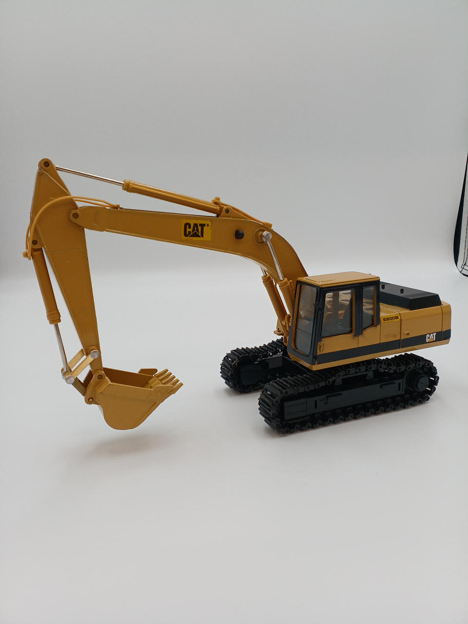 1/40新キャタピラー三菱 CAT 320B REGA 油圧ショベル ミニチュア 新キャタピラー三菱株式会社|油圧ショベル|【ハードオフ公式通販】オフ