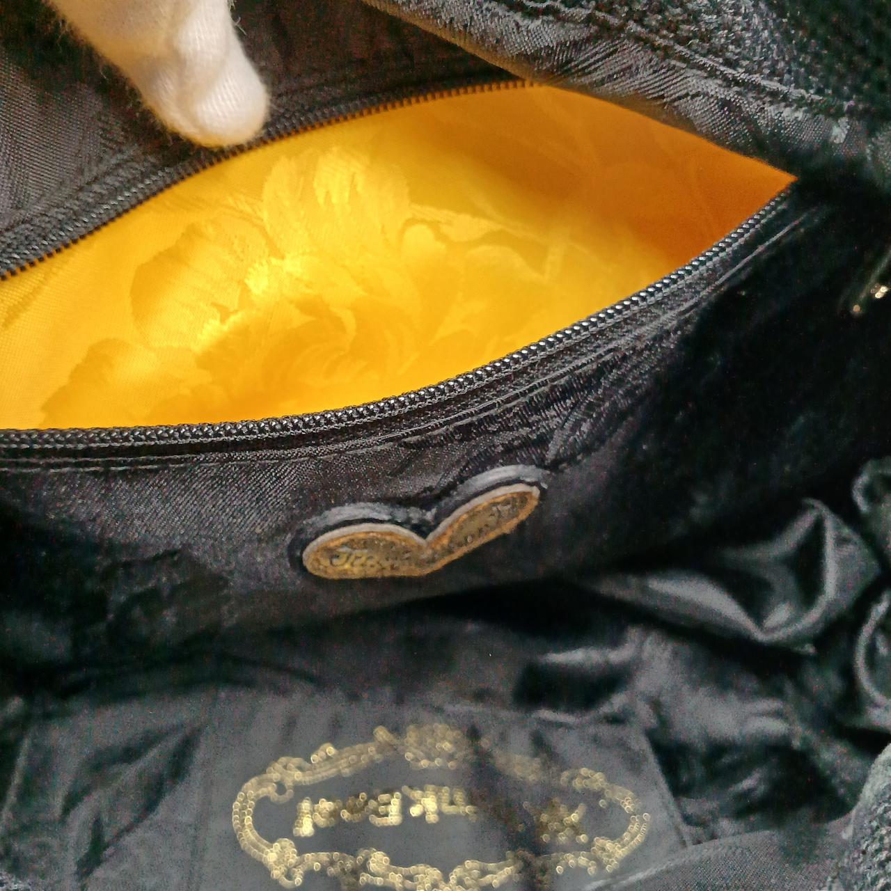 ジップポケット付き