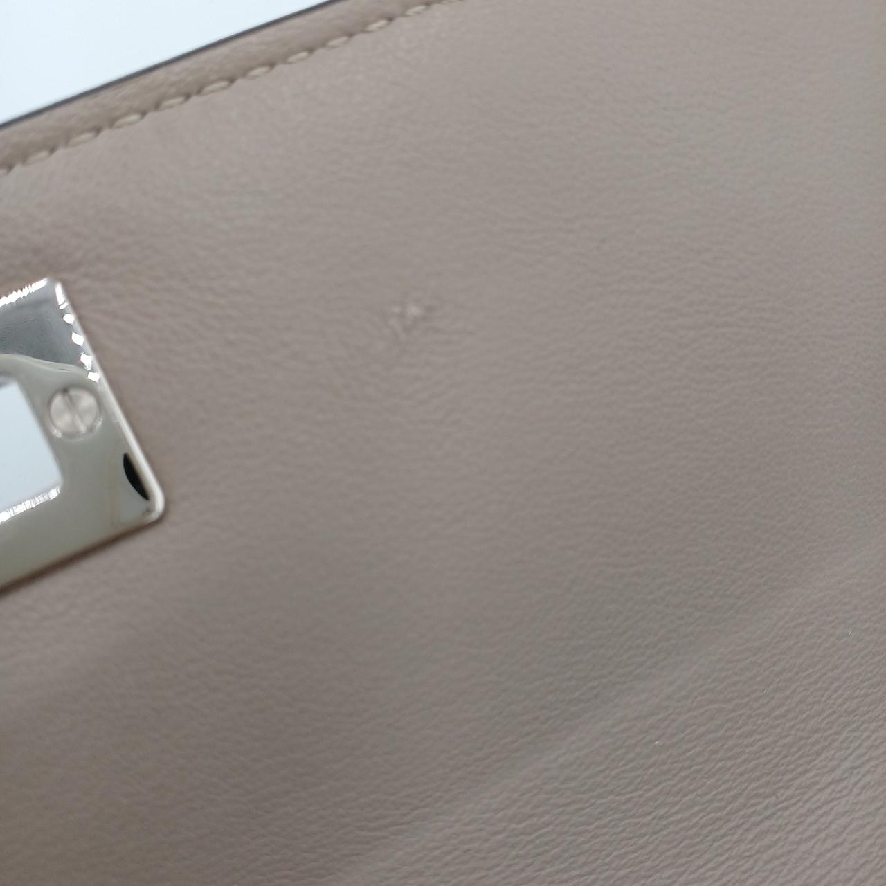 開いて中右側にキズ有り