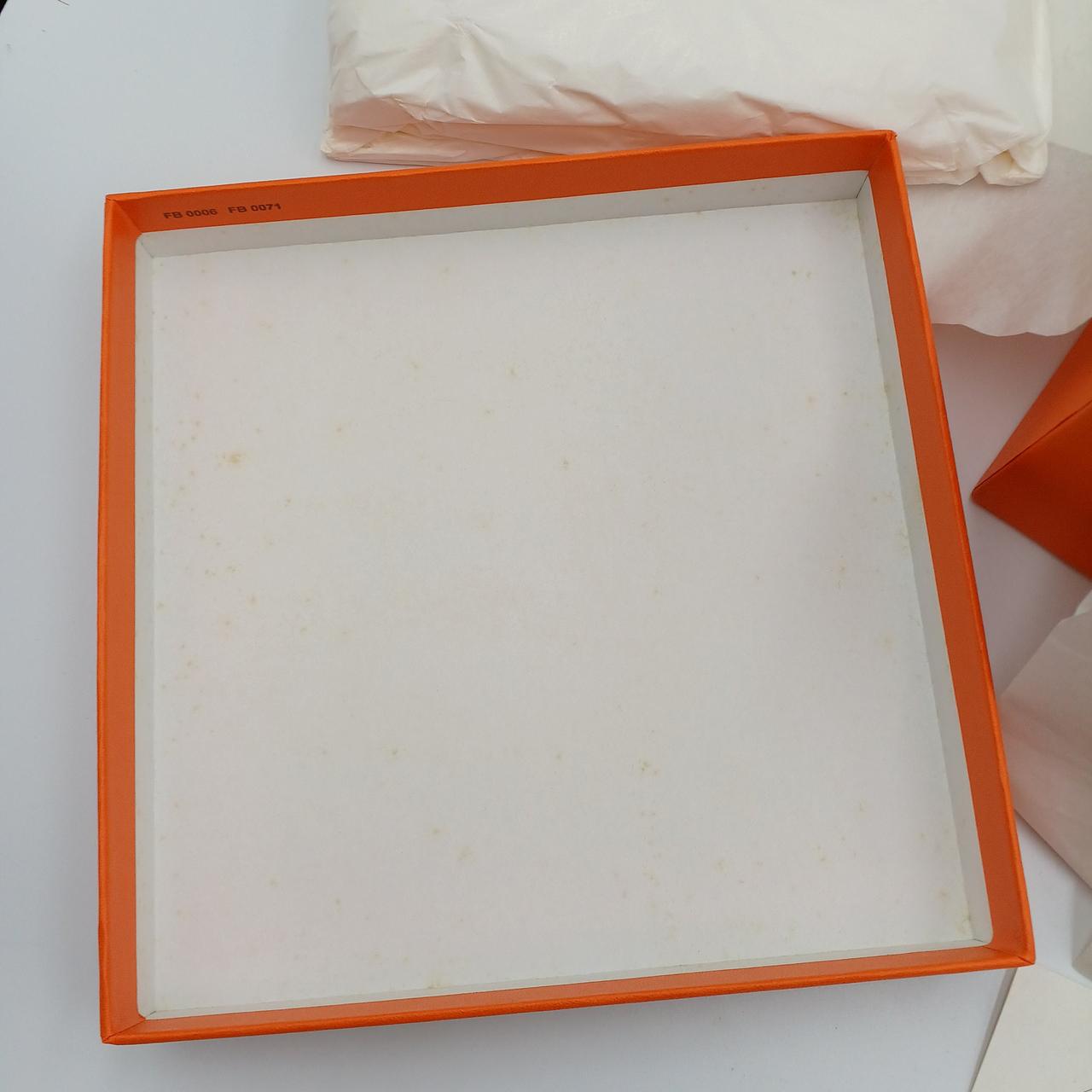 中の白い部分シミ有り