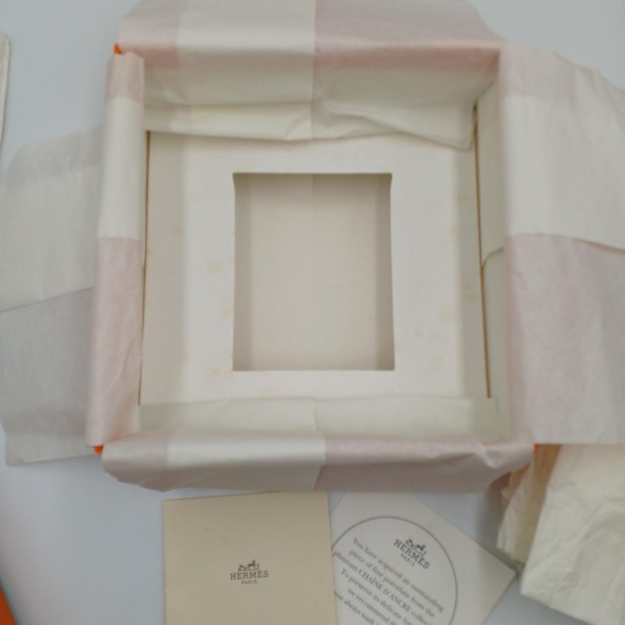 箱中敷きシミ有り