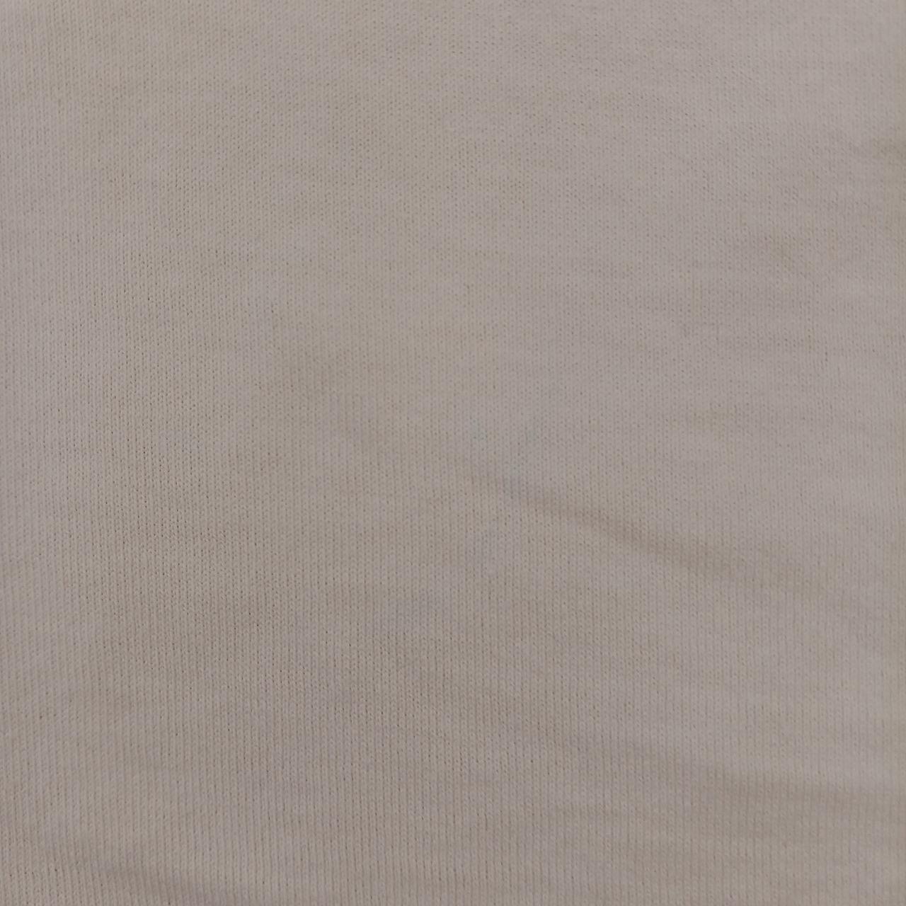 後ろ中央に約2cmの水色のシミ有り