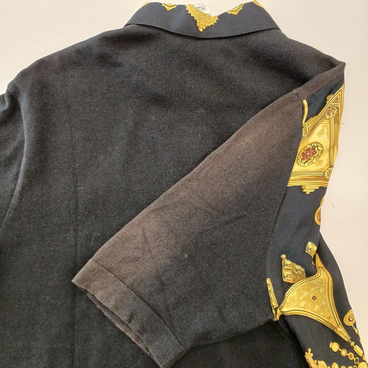 日焼け等により変色しています