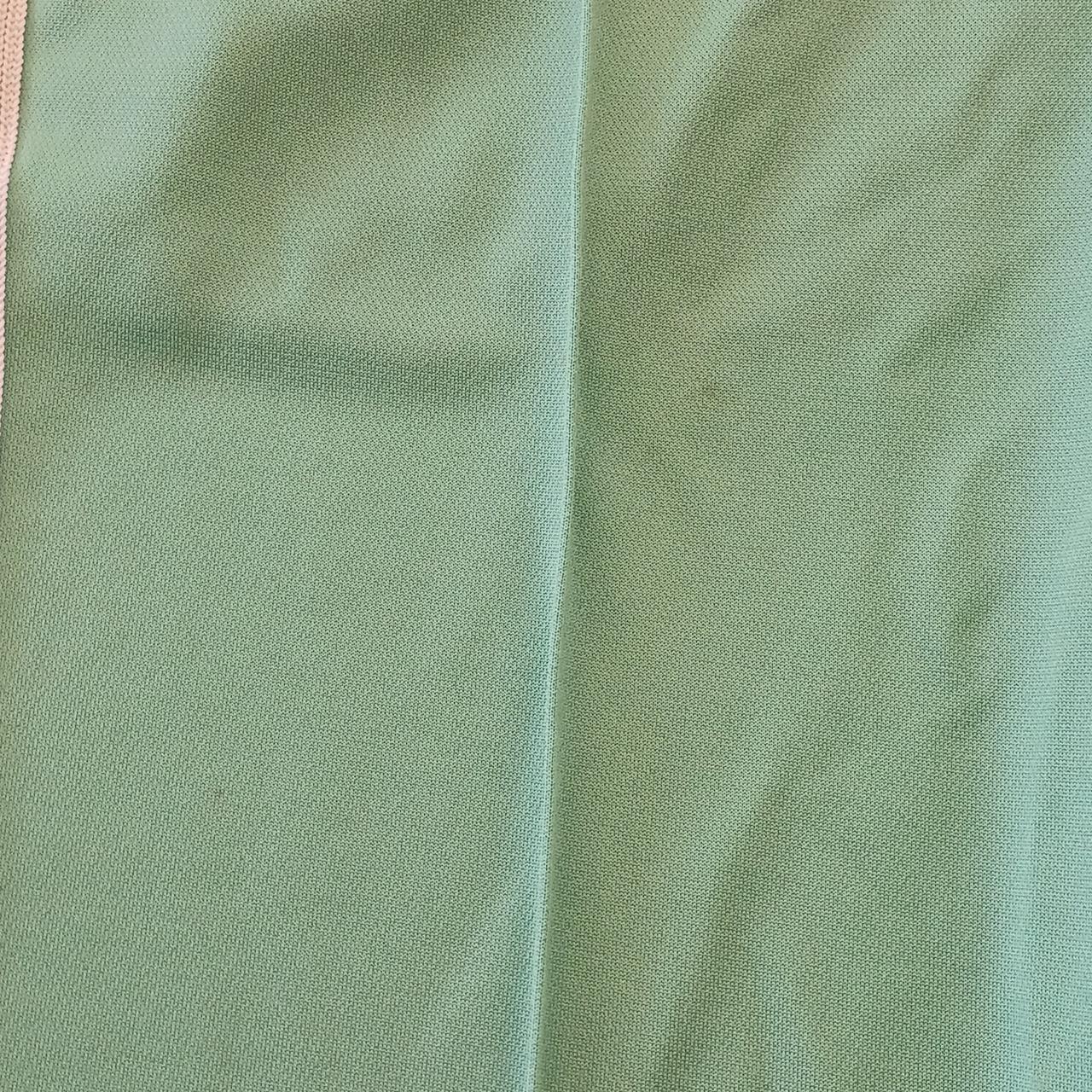 左足前シミあり