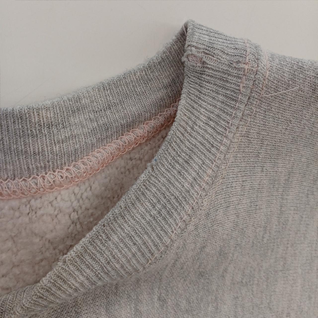 首元、破れ多めです