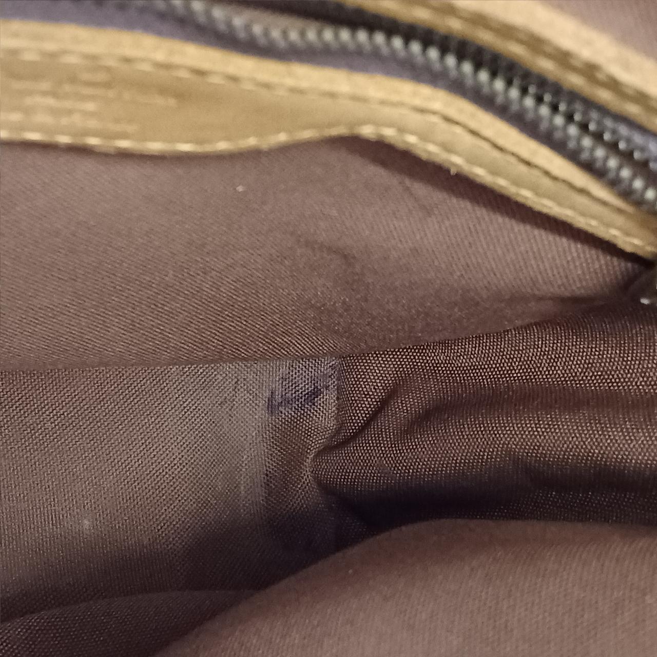 落書きのような汚れあり