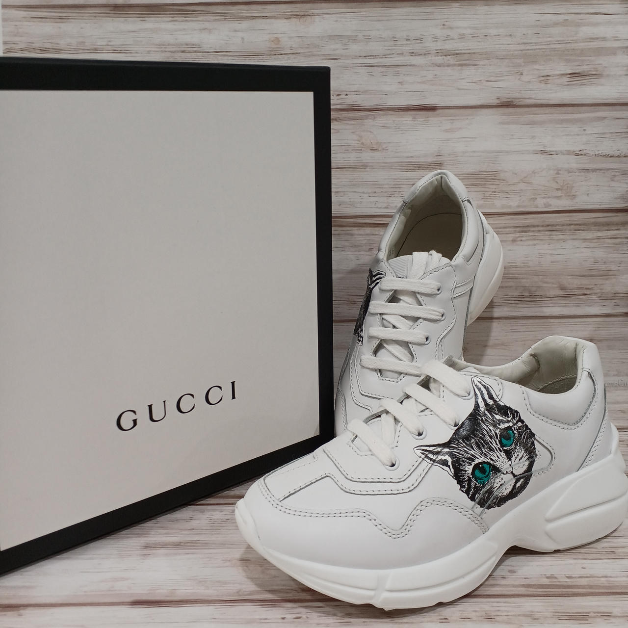新品未使用品！GUCCI キッズ　ファー付き　ホワイトスニーカー グッチ──最旬ベストバイ・アイテム | GQ JAPAN