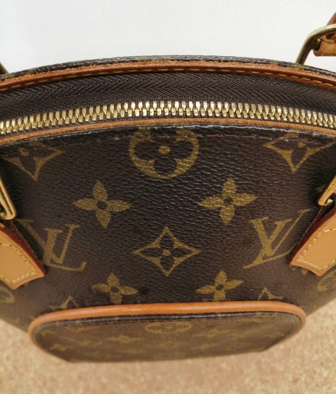 見にくいですが、少々しみがあります。