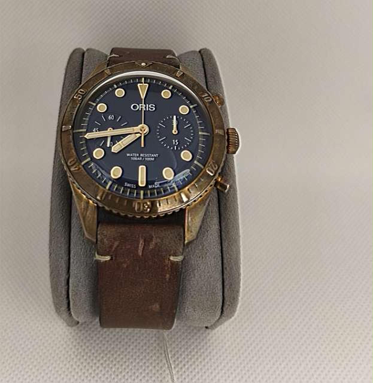 実際のケースの色味に一番近い画像です