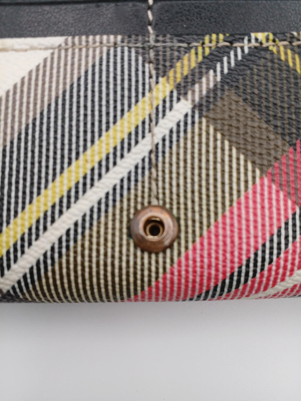 ホック若干緩いです