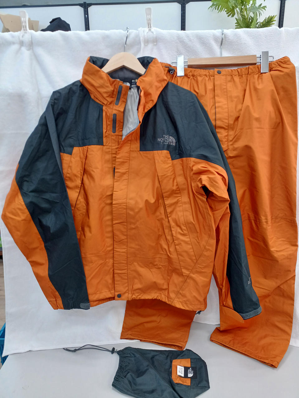 ノースフェイス(THE NORTH FACE)|レインウェア 上下セット ORN
