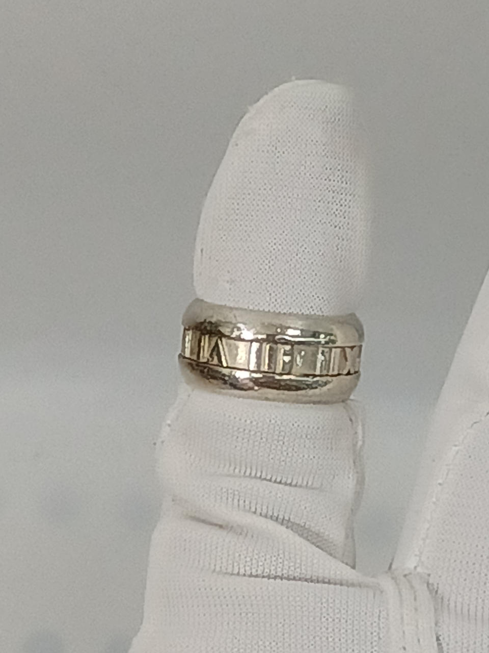 全体的に傷あり