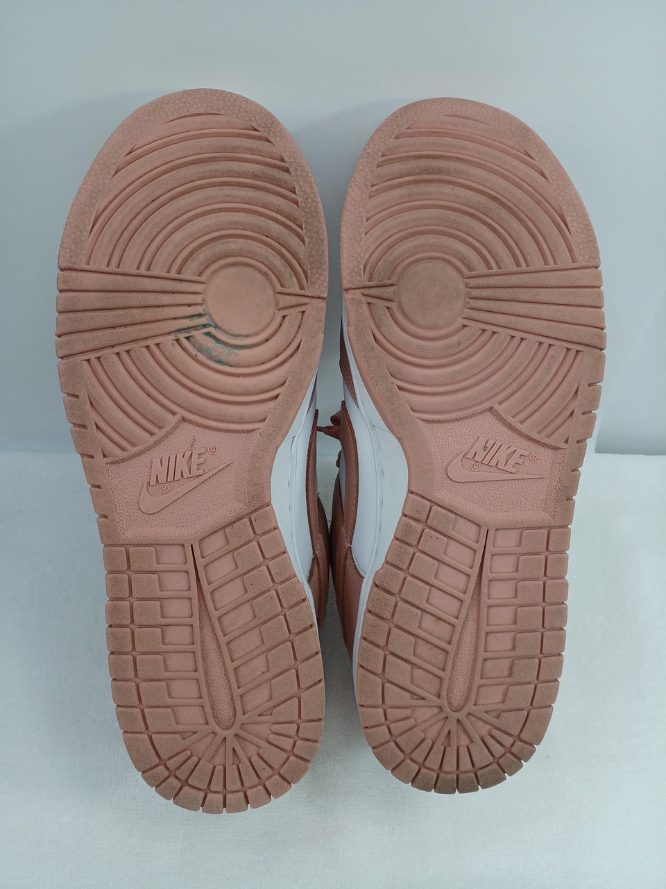 ガム貼り付きあり