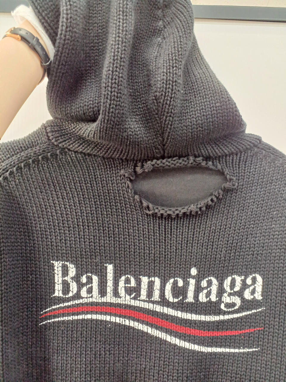 背面首後ろ　デザイン穴空⑥