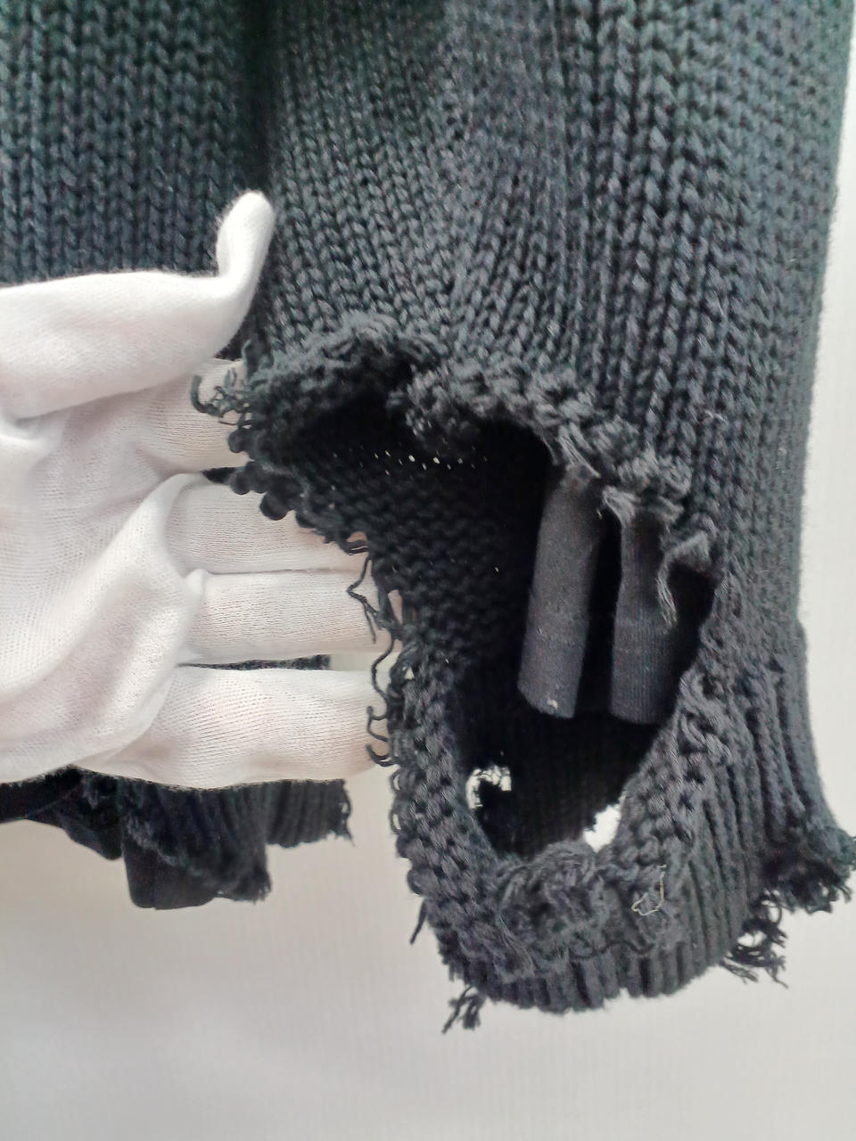 左袖　デザイン穴空⑧