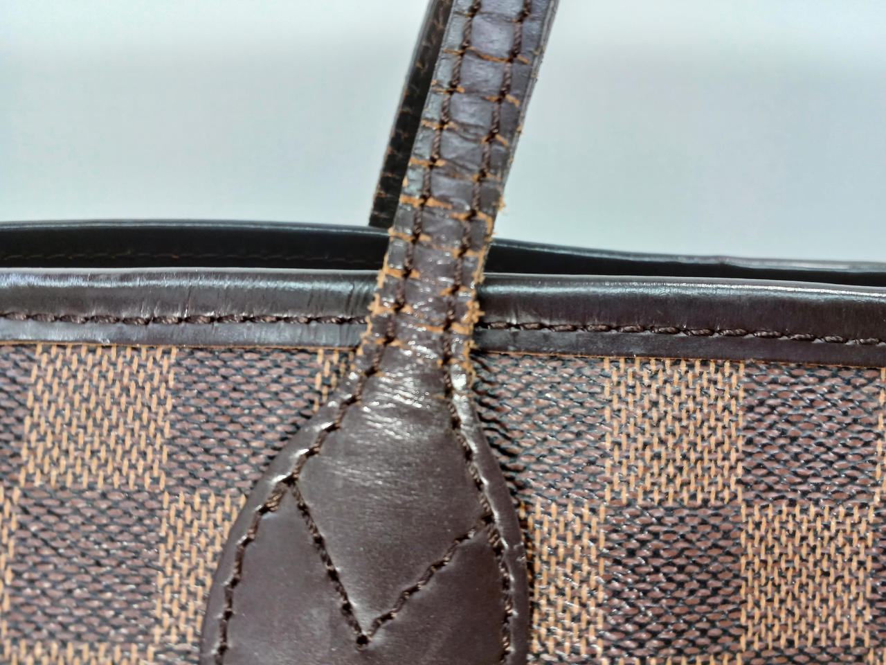 ハンドル根元部分劣化割れ(拡大画像)