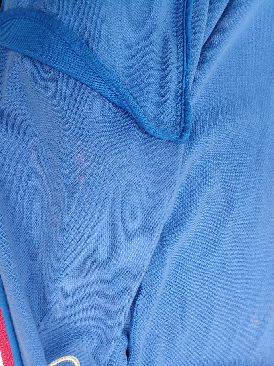 内側全体的にシミあり