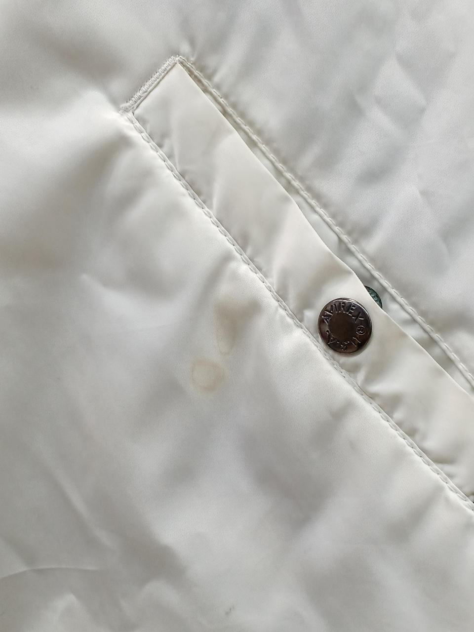 茶色い汚れあり