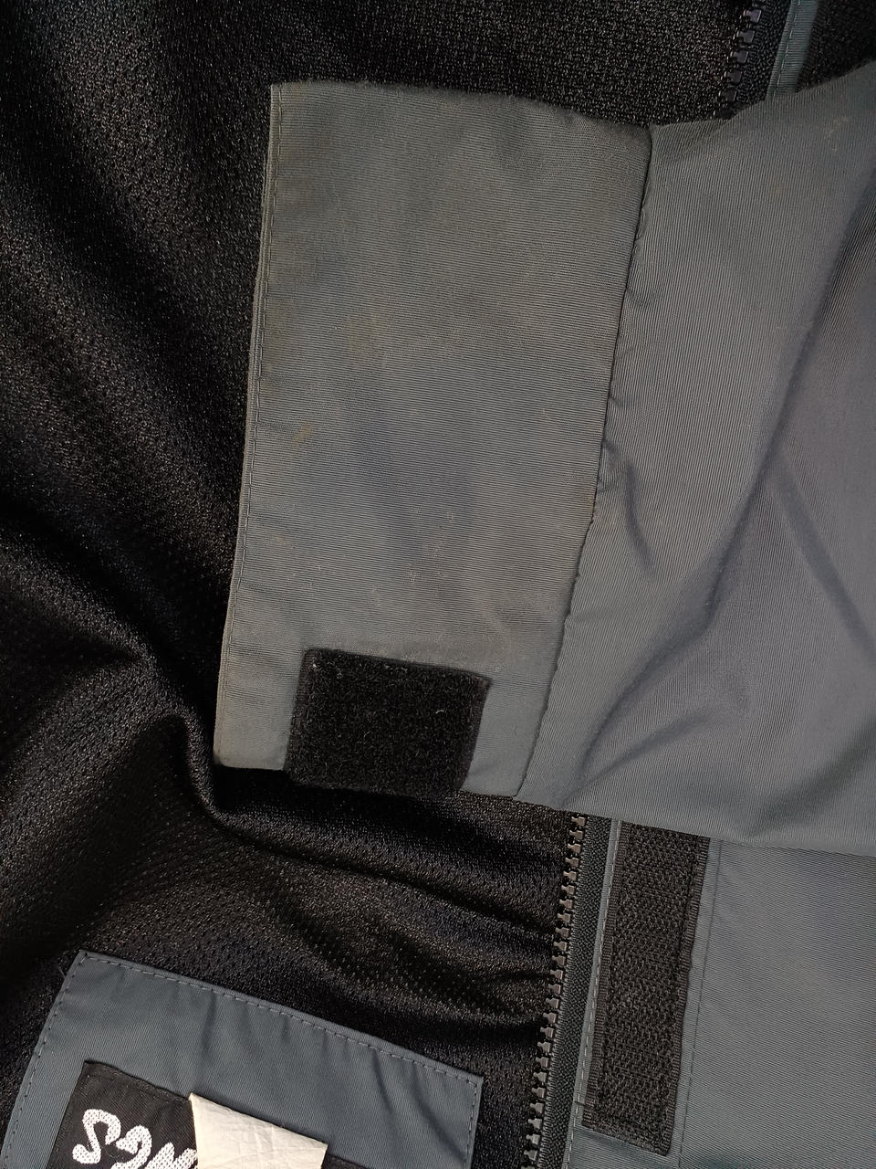 袖口茶色いシミあり