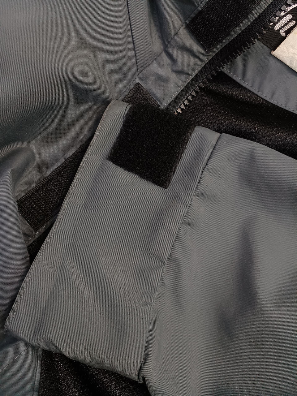 袖口茶色いシミあり