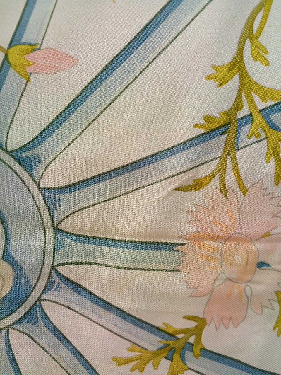 シミ汚れ、キズ有り