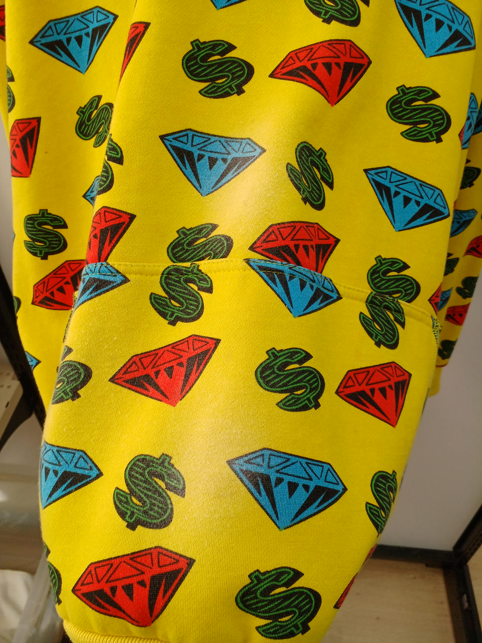 白いシミ汚れあり