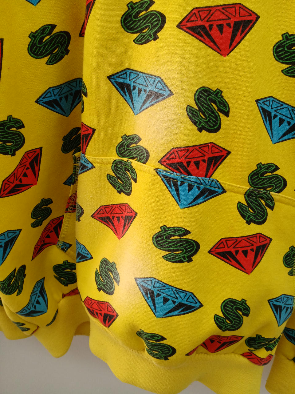 白いシミ汚れあり